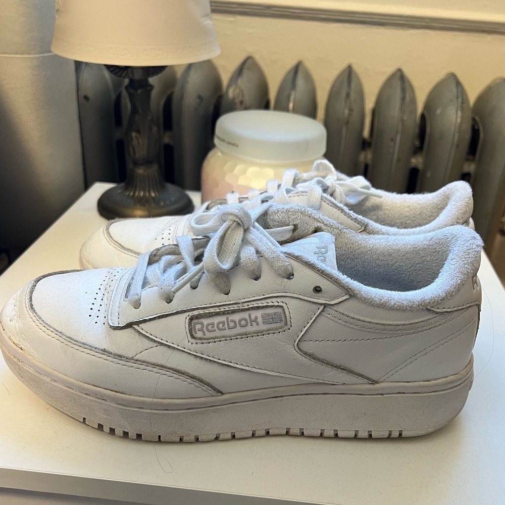 Reebok sneakers - women’s size 9